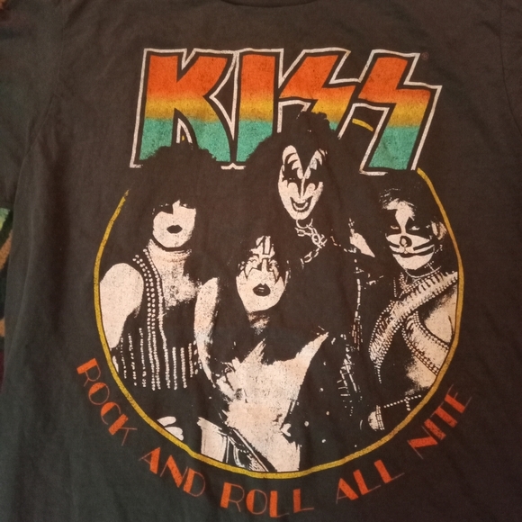 🤠2023 Kiss Catalog LTD Kiss T Shirt Men's Size Medium - Picture 2 of 4